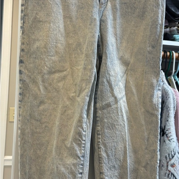 Universal Thread Light Gray Men's Relaxed Jeans - Picture 1 of 2